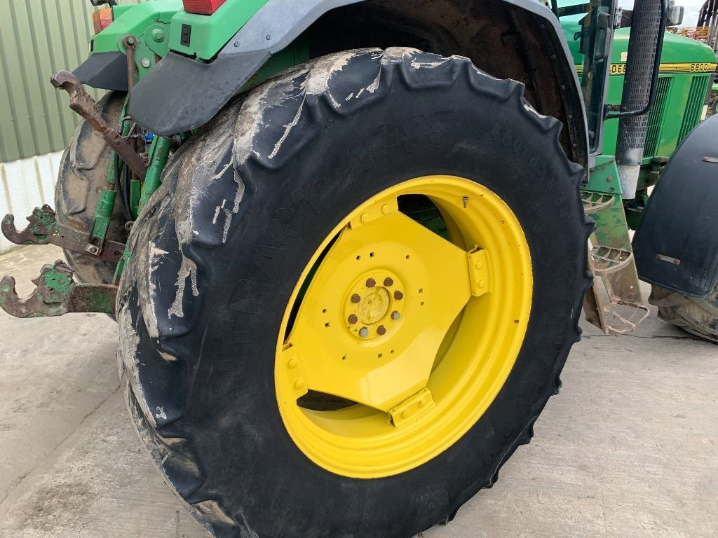 Farm tractor John Deere 6800: picture 18