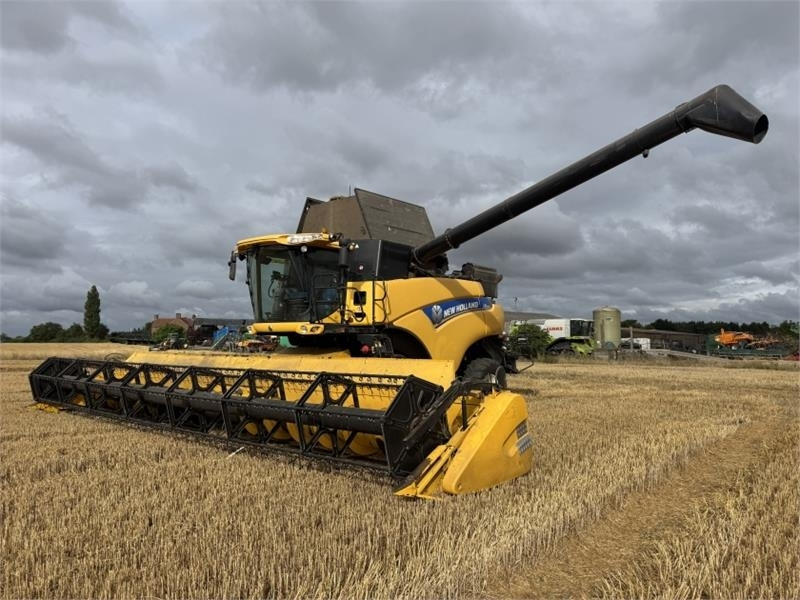 New Holland New Holland CR9090 Rotary Combine **Video Below** - Harvester attachment: picture 1 New Holland New Holland CR9090 Rotary Combine **Video Below** - Harvester attachment: picture 1