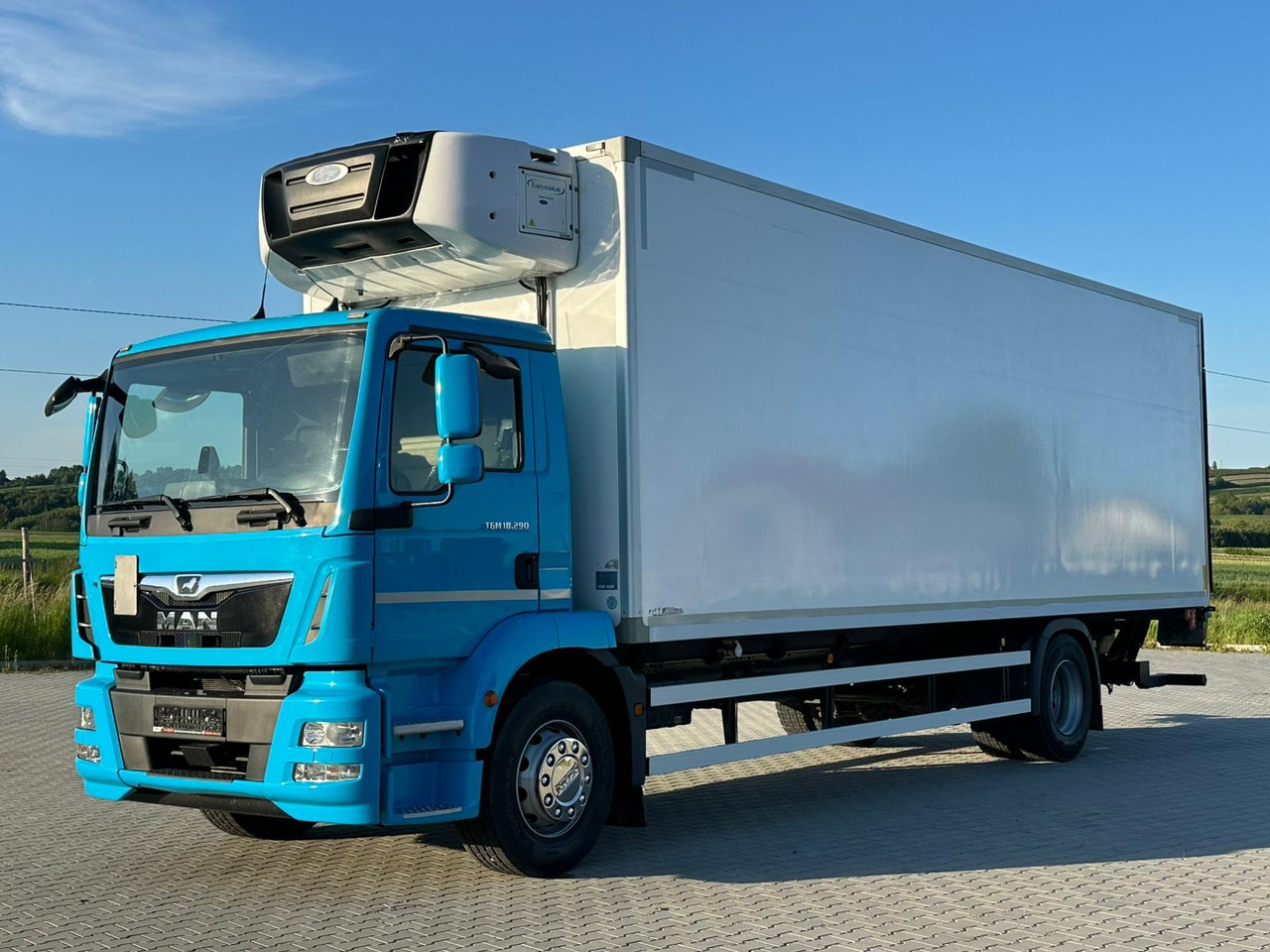 MAN TGM 18.290 / CHŁODNIA / WINDA / 20 EUROPALET / 8.2 M DŁUGOŚCI / 2018 ROK / 410 TYS KM - Refrigerator truck: picture 2 MAN TGM 18.290 / CHŁODNIA / WINDA / 20 EUROPALET / 8.2 M DŁUGOŚCI / 2018 ROK / 410 TYS KM - Refrigerator truck: picture 2