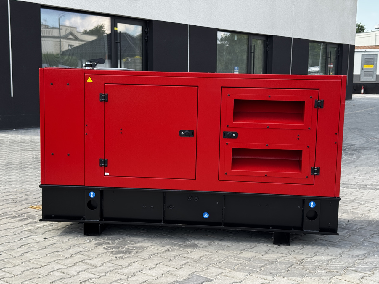 IVECO 80 kVA / 65 kW - Generator set: picture 4 IVECO 80 kVA / 65 kW - Generator set: picture 4