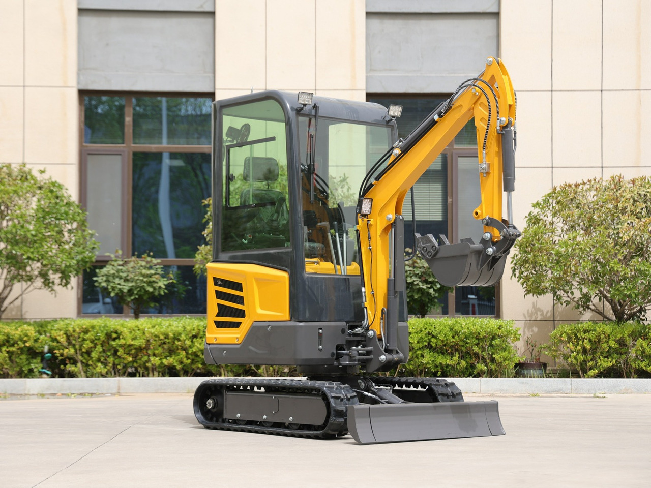 KUBOTA Diesel Mini excavator 1.8 Ton - Müller Machinery MB 18 - VKSH - Mini excavator: picture 3 KUBOTA Diesel Mini excavator 1.8 Ton - Müller Machinery MB 18 - VKSH - Mini excavator: picture 3