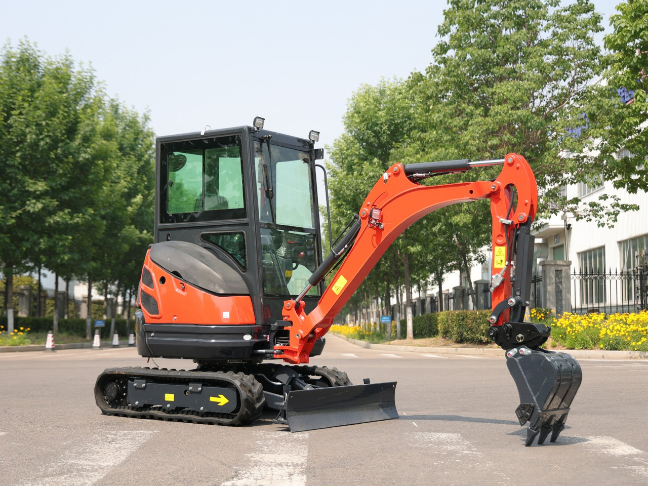 KUBOTA Diesel Mini excavator 2.5 Ton - Müller Machinery MB 25 Plus - VKSH - Mini excavator: picture 5 KUBOTA Diesel Mini excavator 2.5 Ton - Müller Machinery MB 25 Plus - VKSH - Mini excavator: picture 5