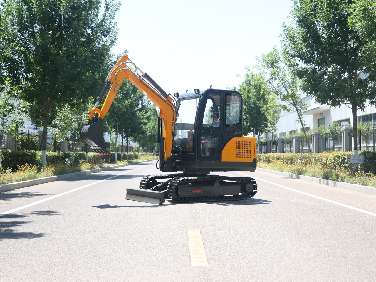 KUBOTA Diesel Mini excavator 4 ton - Müller Machinery MB 40 - VKSH - Mini excavator: picture 1 KUBOTA Diesel Mini excavator 4 ton - Müller Machinery MB 40 - VKSH - Mini excavator: picture 1