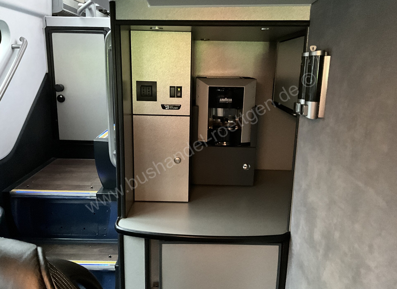 Double-decker bus Neoplan Skyliner L: picture 12