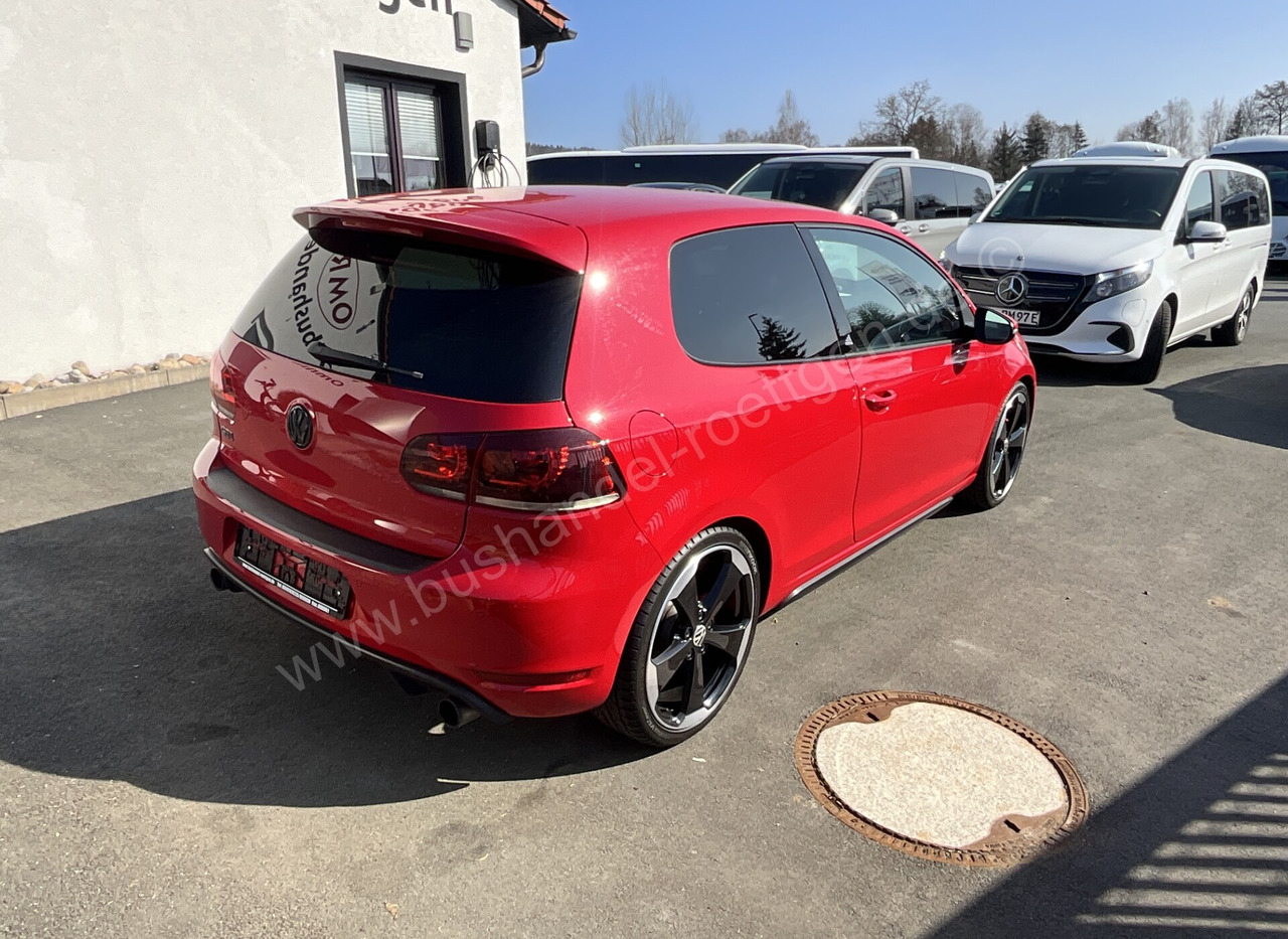 Volkswagen Golf VI GTI adidas - Car: picture 4 Volkswagen Golf VI GTI adidas - Car: picture 4