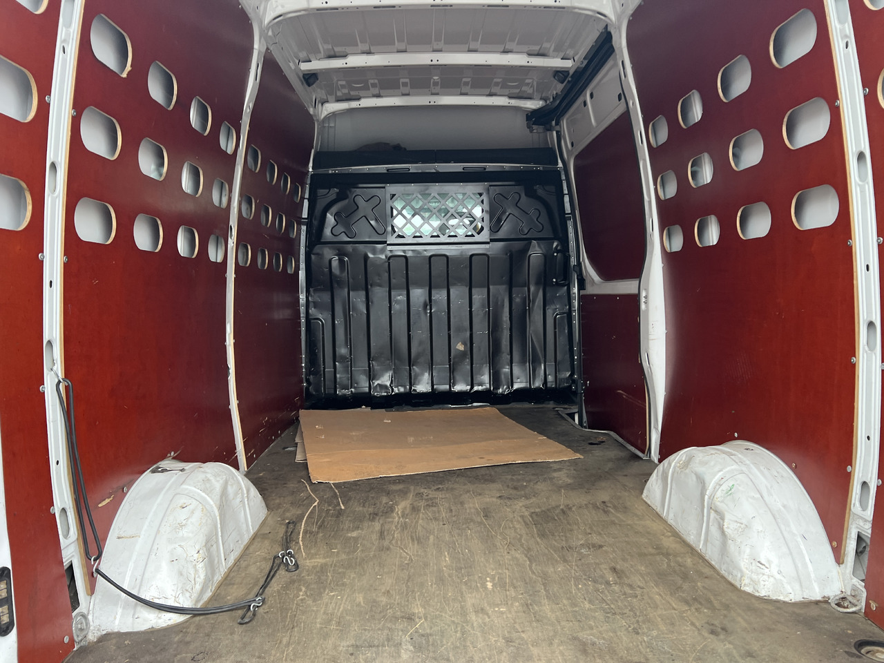 Iveco Daily 35S12 Euro 6, AUT - Panel van: picture 5 Iveco Daily 35S12 Euro 6, AUT - Panel van: picture 5