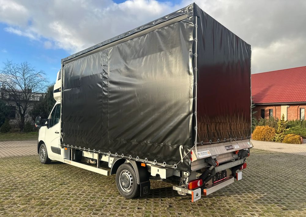 Renault Master - Curtain side van: picture 4 Renault Master - Curtain side van: picture 4