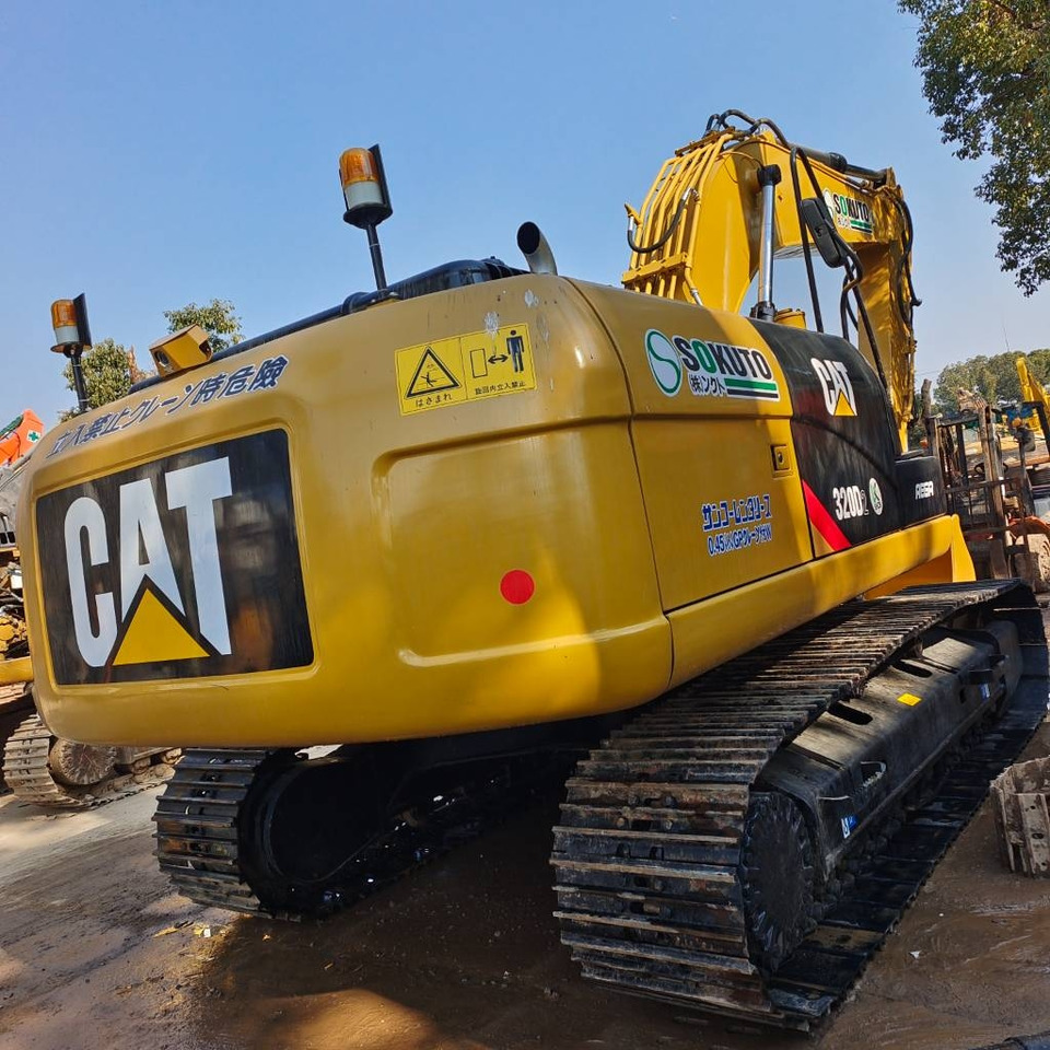 CAT 320D2 - Crawler excavator: picture 1 CAT 320D2 - Crawler excavator: picture 1
