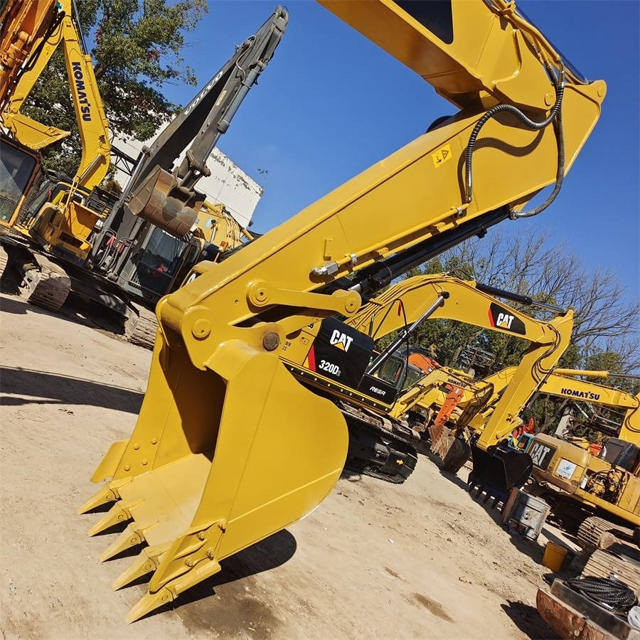 CAT 320D2 - Crawler excavator: picture 3 CAT 320D2 - Crawler excavator: picture 3
