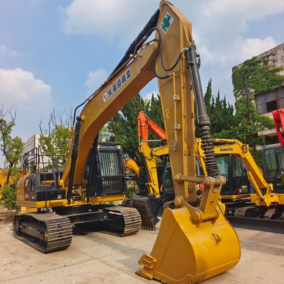 CAT 320D2L - Crawler excavator: picture 2 CAT 320D2L - Crawler excavator: picture 2