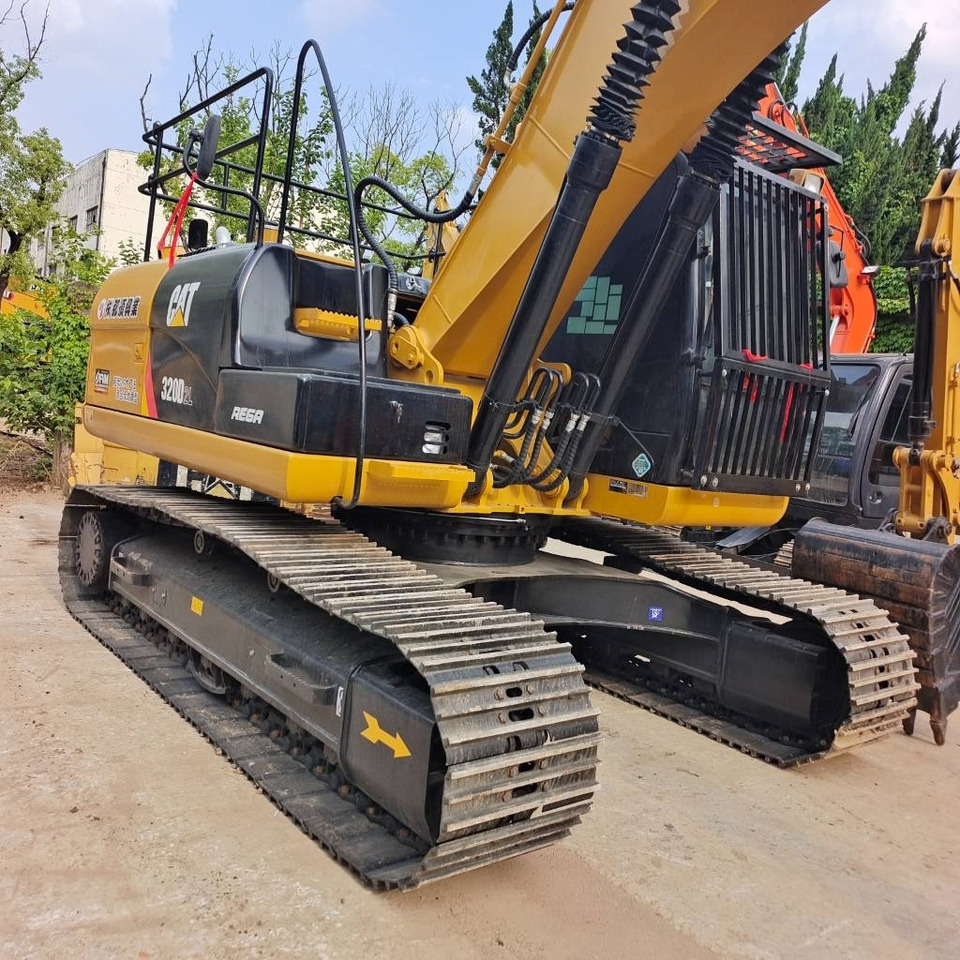 CAT 320D2L - Crawler excavator: picture 3 CAT 320D2L - Crawler excavator: picture 3