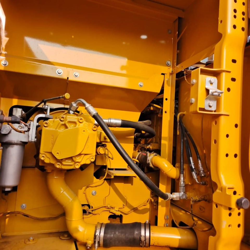 CAT 323 - Crawler excavator: picture 4 CAT 323 - Crawler excavator: picture 4