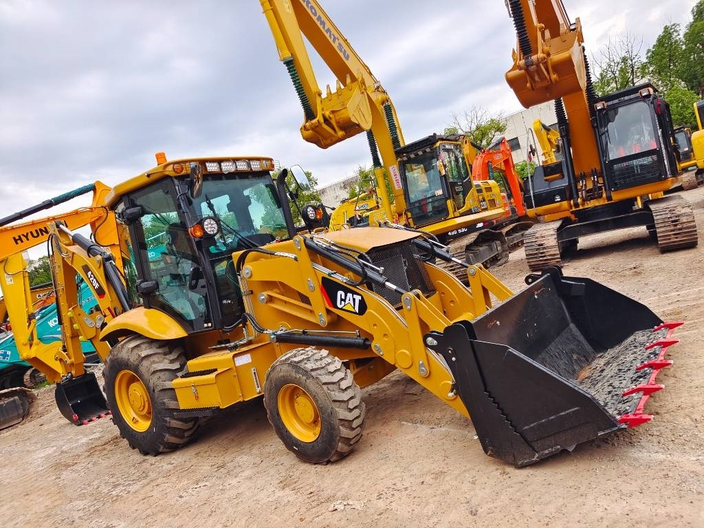 CAT 420 F - Backhoe loader: picture 3 CAT 420 F - Backhoe loader: picture 3