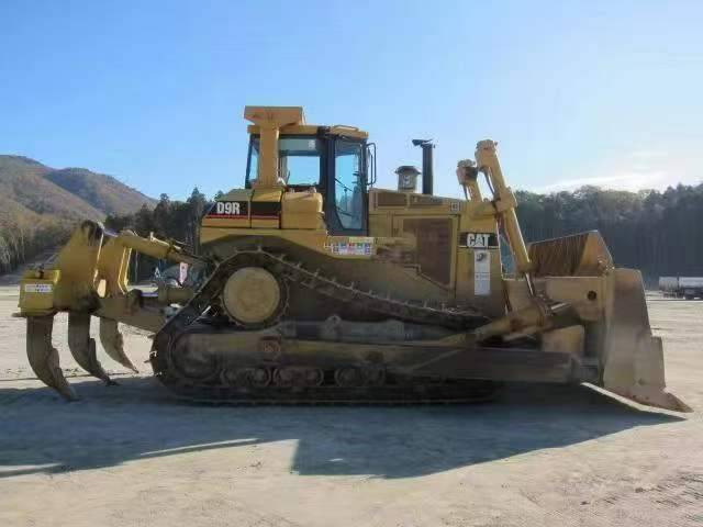 Bulldozer CAT D 9 R: picture 1