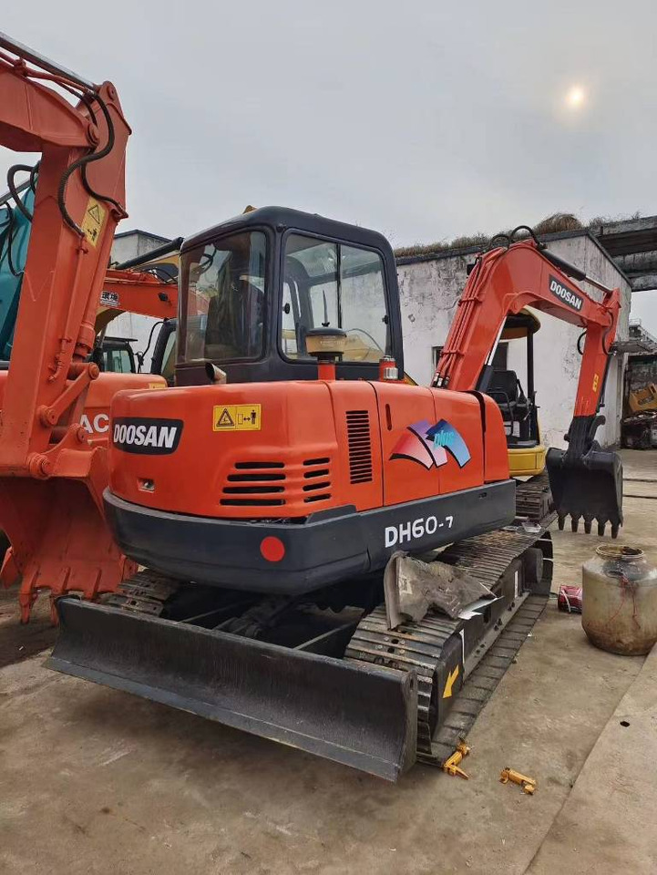 Mini excavator Doosan DH 60-7: picture 7