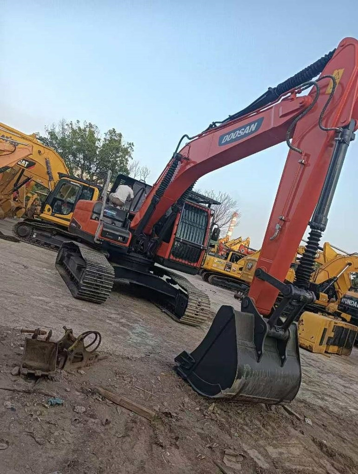 Doosan DX 225 - Crawler excavator: picture 5 Doosan DX 225 - Crawler excavator: picture 5