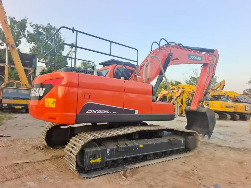 Doosan DX 225 - Crawler excavator: picture 1 Doosan DX 225 - Crawler excavator: picture 1