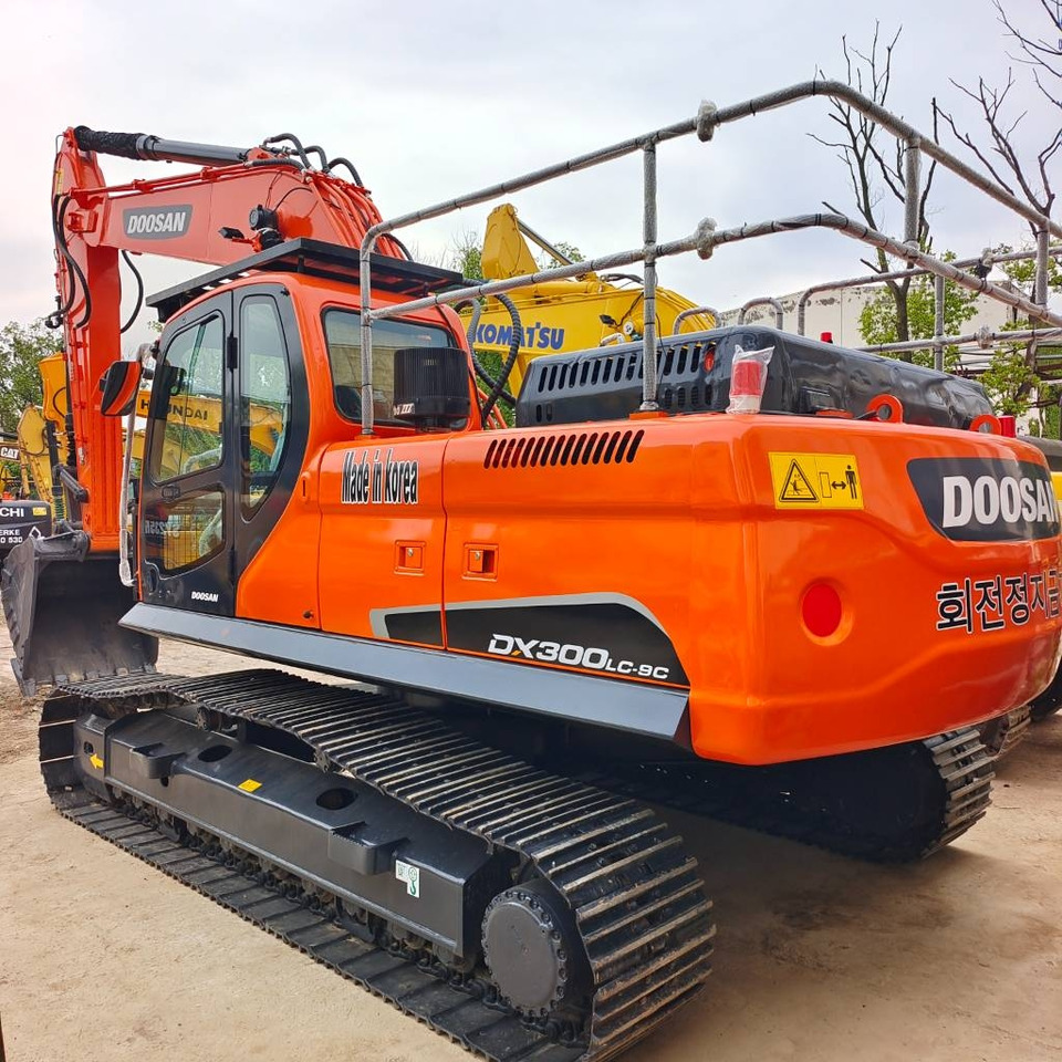 Doosan DX 300 - Crawler excavator: picture 1 Doosan DX 300 - Crawler excavator: picture 1