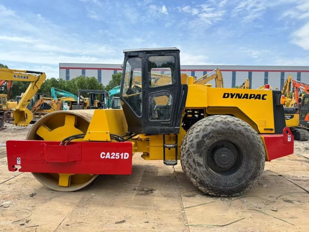 Dynapac CA 251 D - Compactor: picture 2 Dynapac CA 251 D - Compactor: picture 2