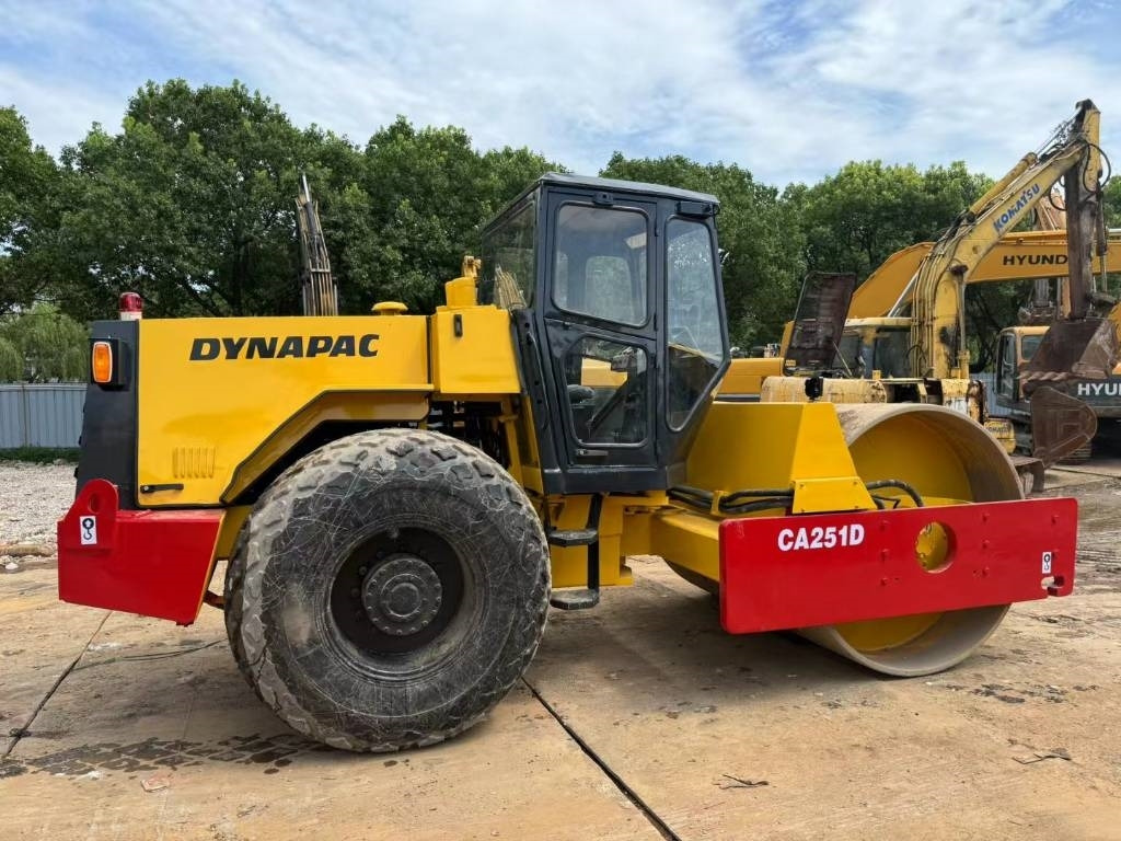 Dynapac CA 251 D - Compactor: picture 4 Dynapac CA 251 D - Compactor: picture 4
