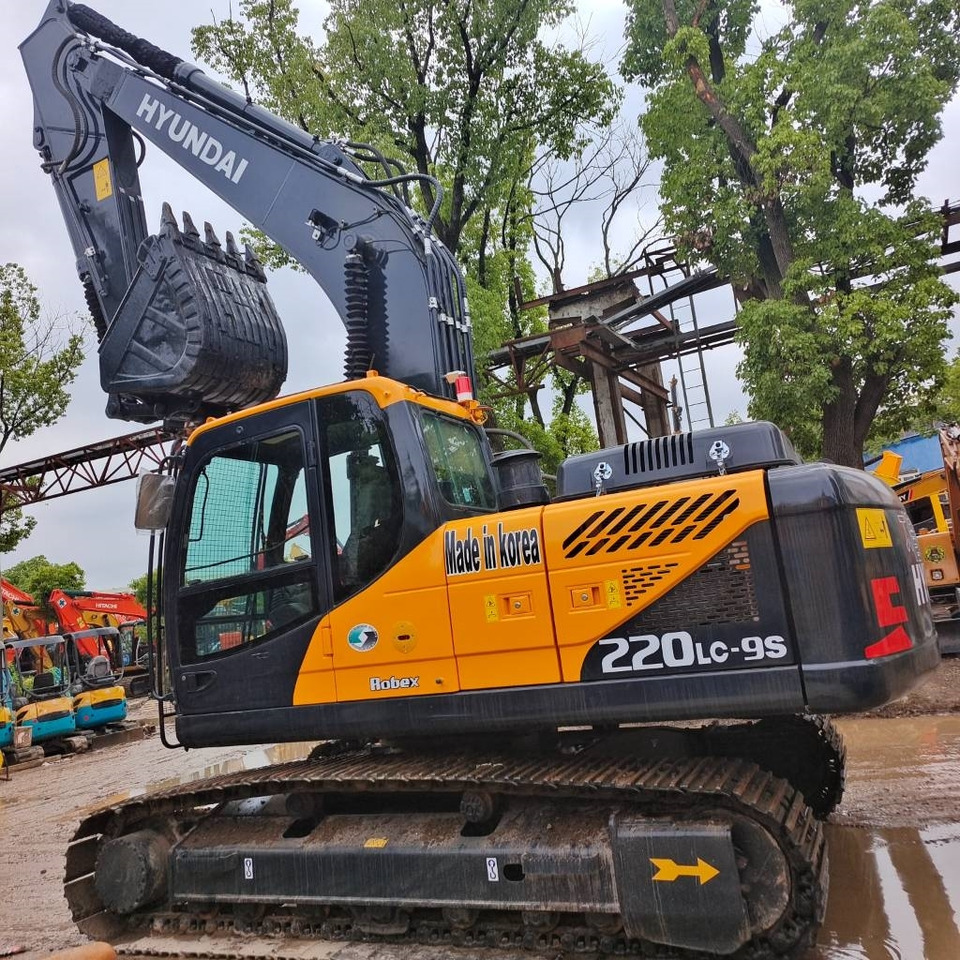 Hyundai 220 LC-9S - Crawler excavator: picture 3 Hyundai 220 LC-9S - Crawler excavator: picture 3