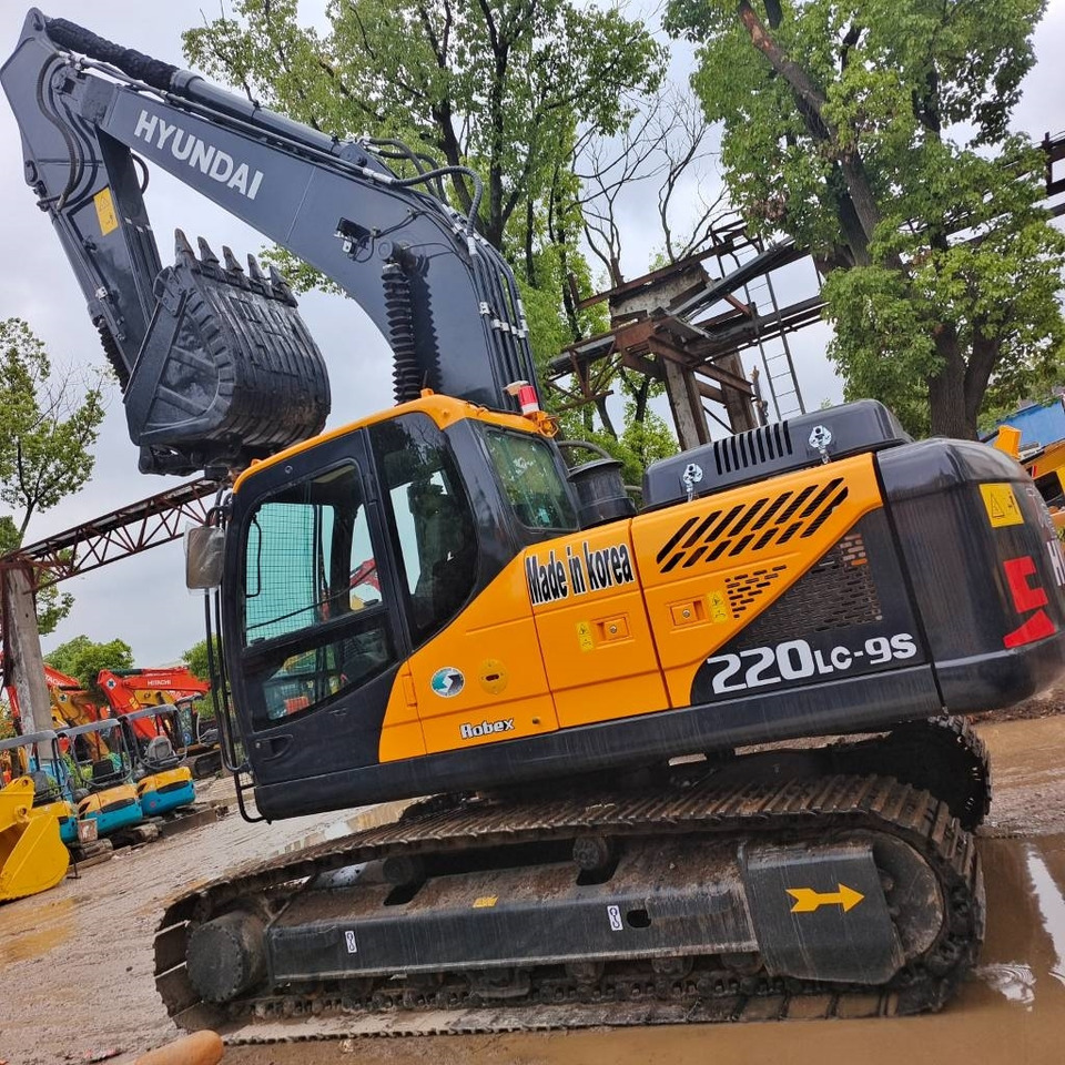 Hyundai 220 LC-9S - Crawler excavator: picture 2 Hyundai 220 LC-9S - Crawler excavator: picture 2