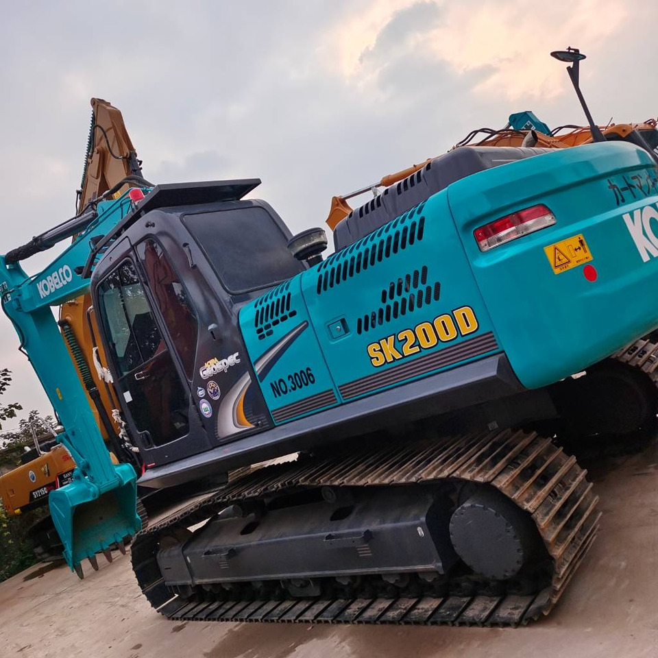 Kobelco SK 200 - Crawler excavator: picture 1 Kobelco SK 200 - Crawler excavator: picture 1