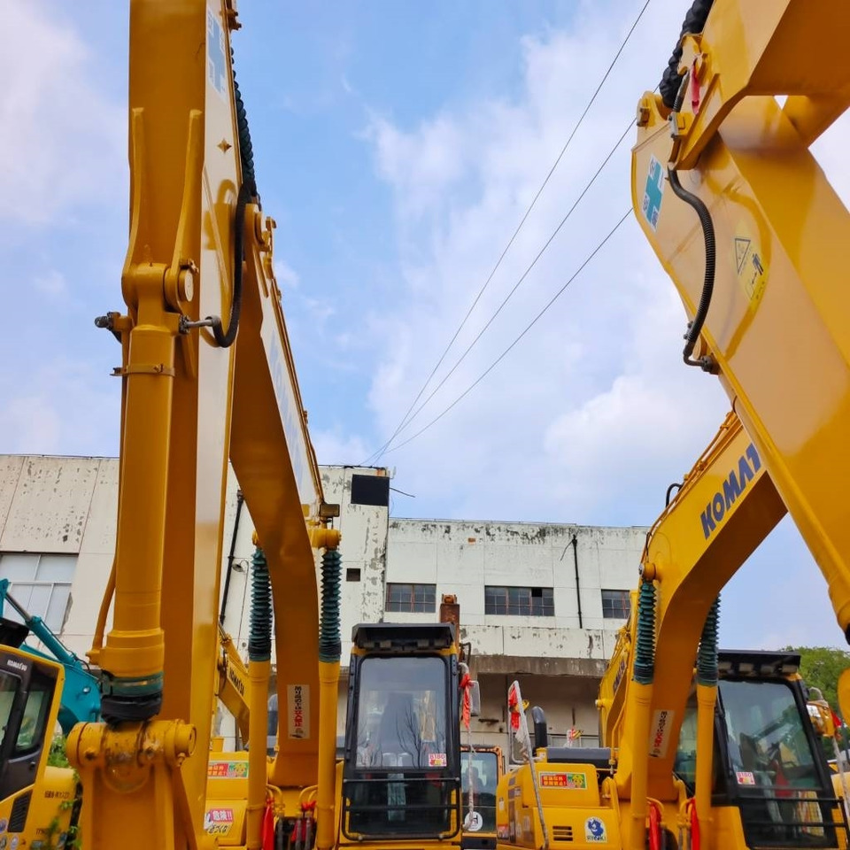 Crawler excavator Komatsu PC 200-8: picture 14