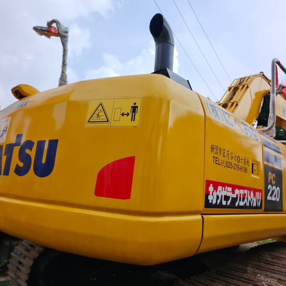 Crawler excavator Komatsu PC 200-8: picture 22