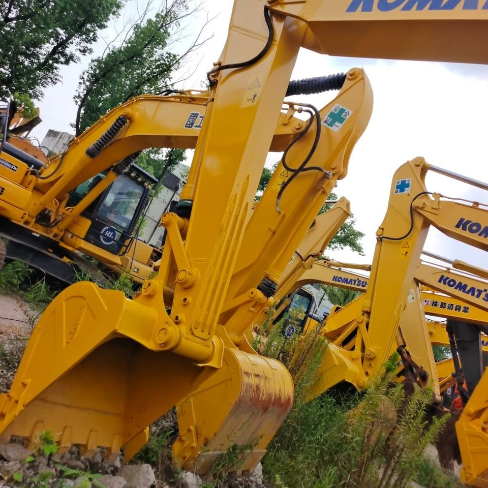Crawler excavator Komatsu PC 200-8: picture 11