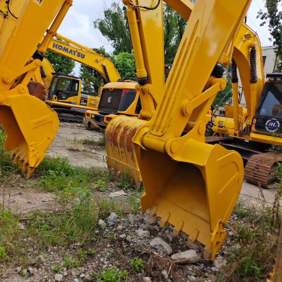 Crawler excavator Komatsu PC 200-8: picture 21
