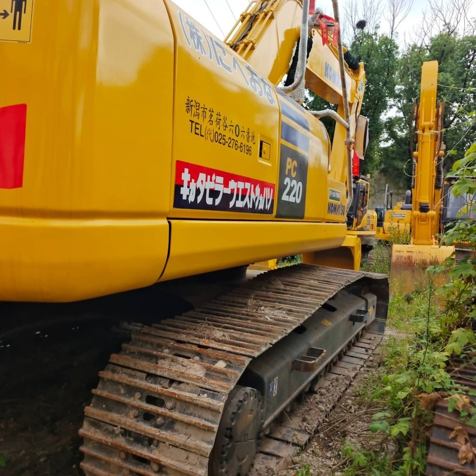 Crawler excavator Komatsu PC 200-8: picture 23