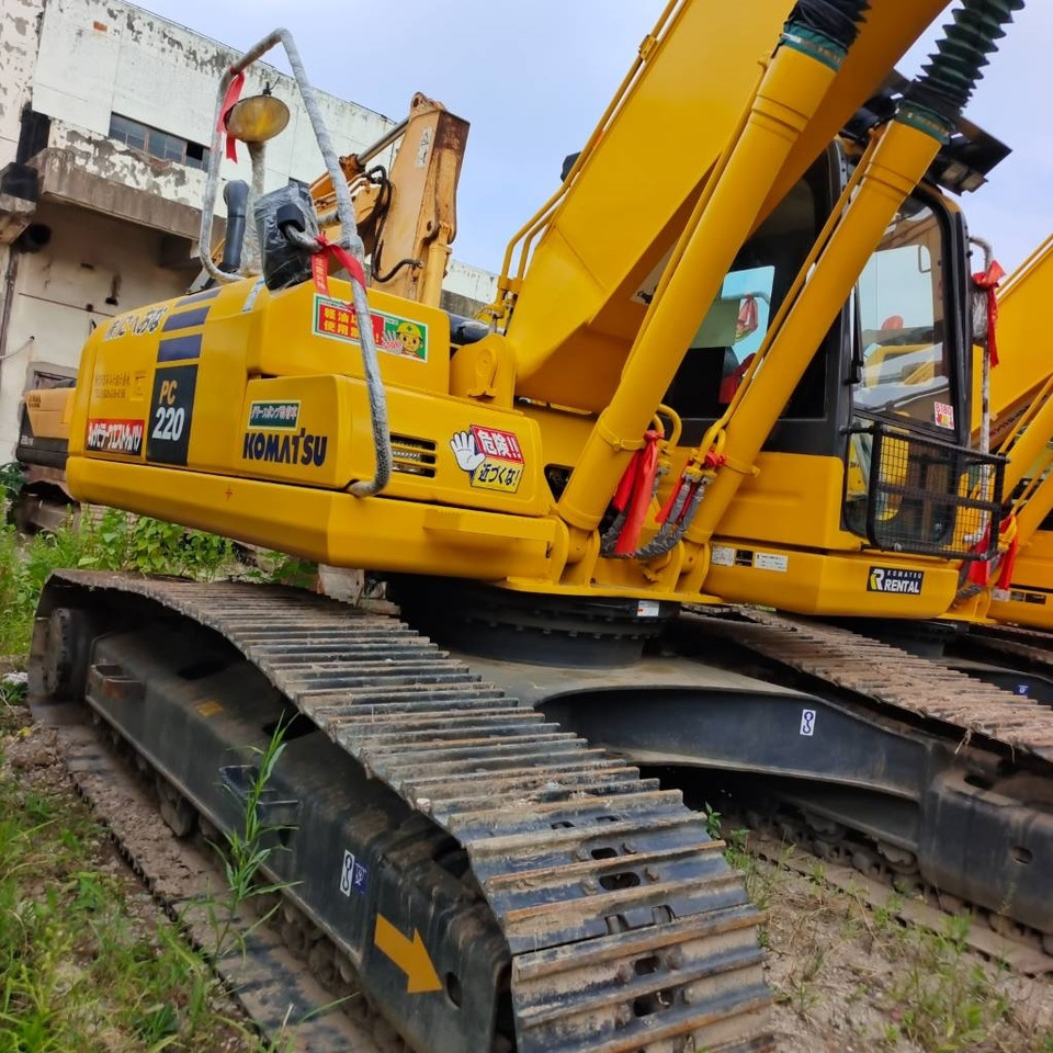 Crawler excavator Komatsu PC 200-8: picture 19