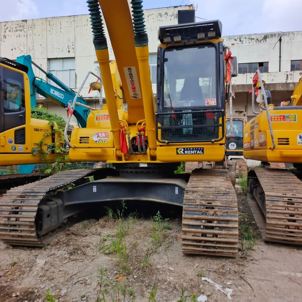 Crawler excavator Komatsu PC 200-8: picture 16