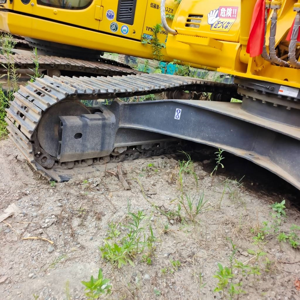 Crawler excavator Komatsu PC 200-8: picture 17