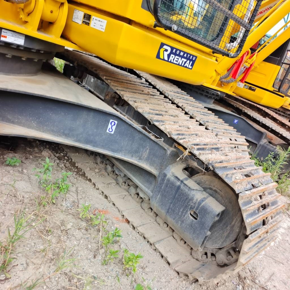 Crawler excavator Komatsu PC 200-8: picture 18