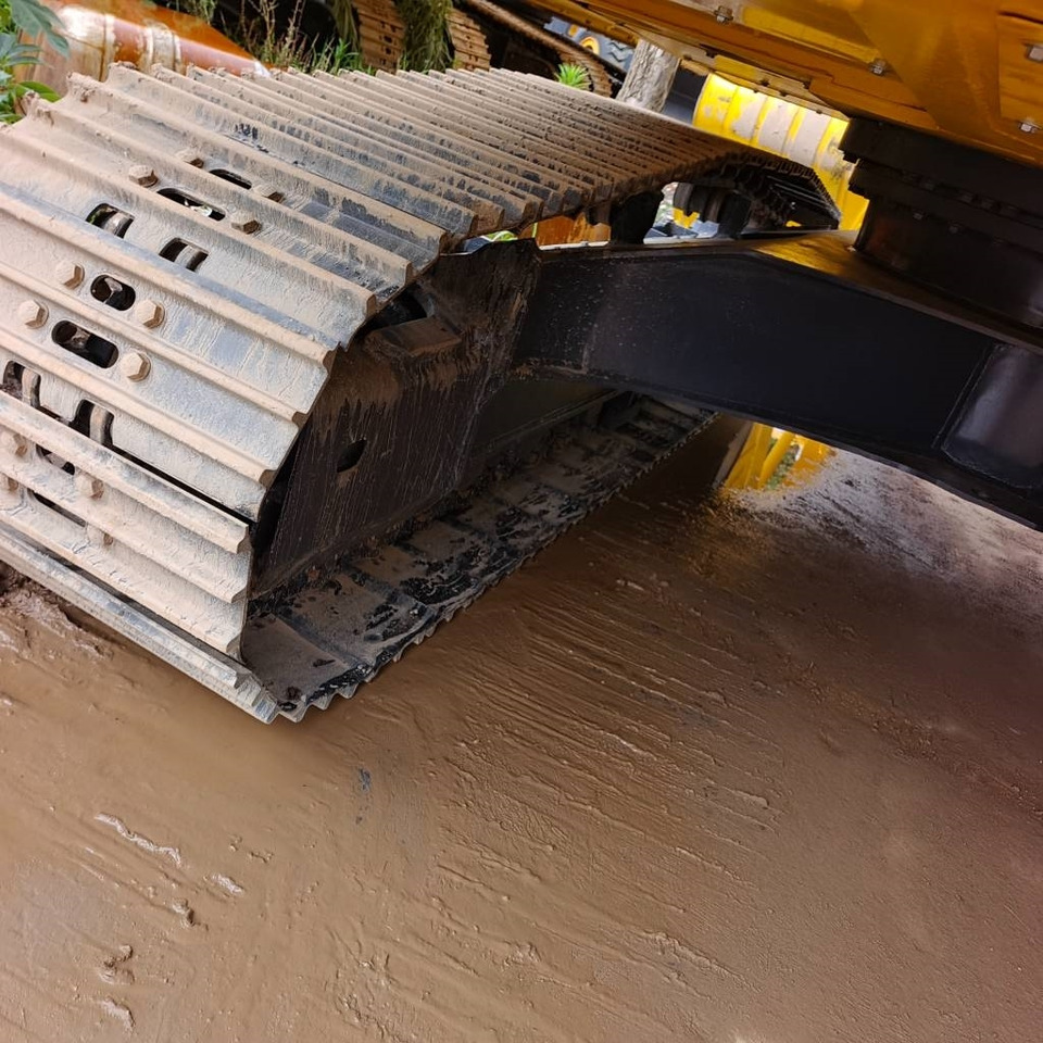 Komatsu PC 200 - Crawler excavator: picture 4 Komatsu PC 200 - Crawler excavator: picture 4