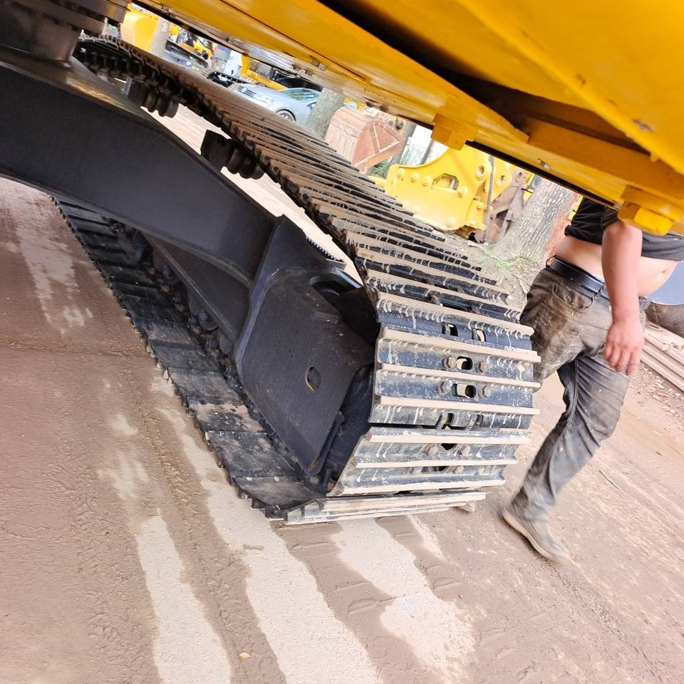 Komatsu PC 200 - Crawler excavator: picture 5 Komatsu PC 200 - Crawler excavator: picture 5