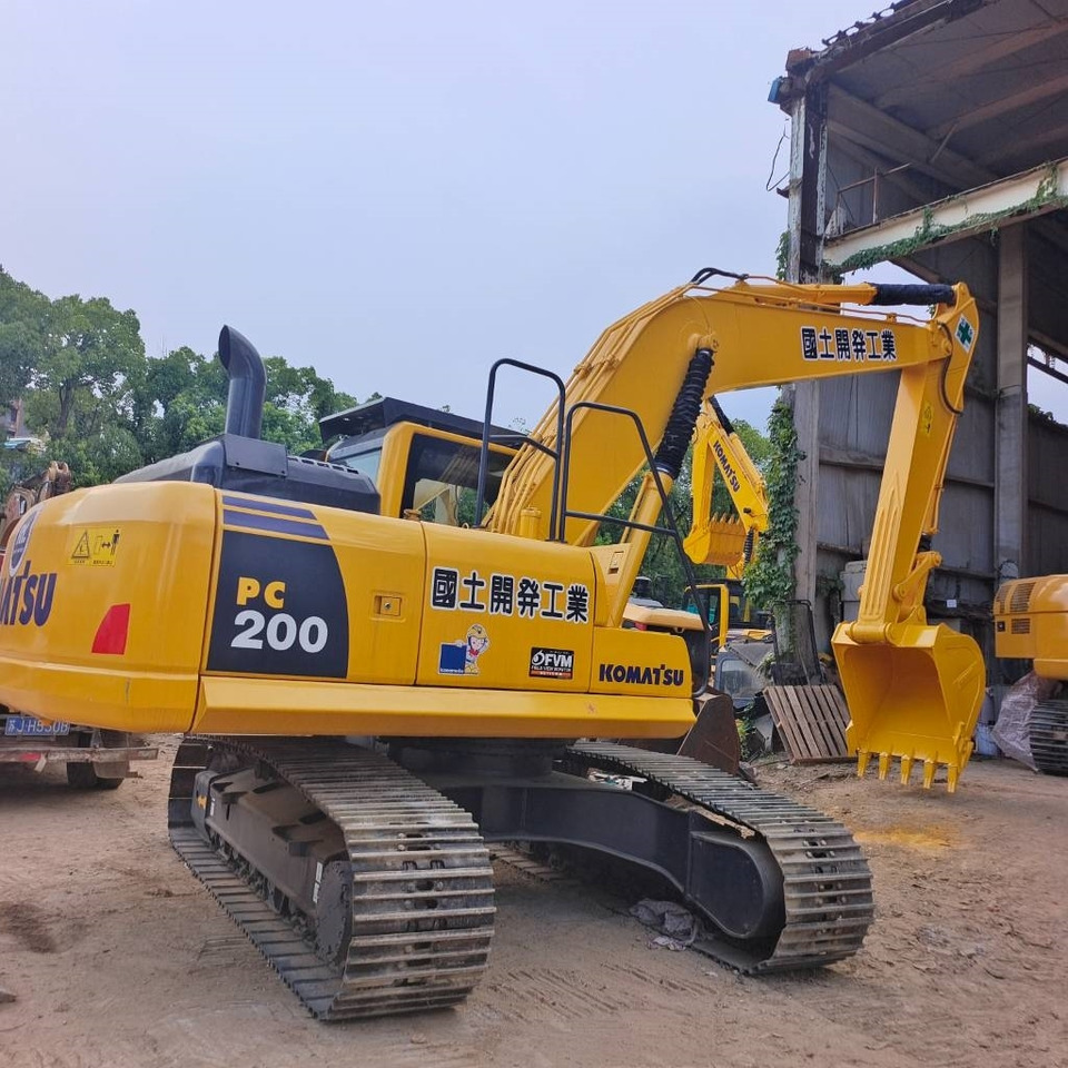 Komatsu PC 200 - Crawler excavator: picture 3 Komatsu PC 200 - Crawler excavator: picture 3