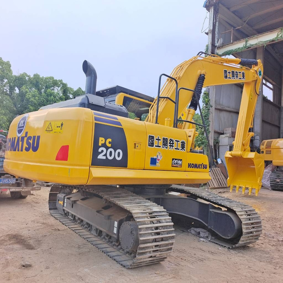 Komatsu PC 200 - Crawler excavator: picture 1 Komatsu PC 200 - Crawler excavator: picture 1