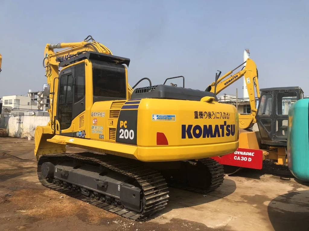 Komatsu PC 220-8 - Crawler excavator: picture 1 Komatsu PC 220-8 - Crawler excavator: picture 1