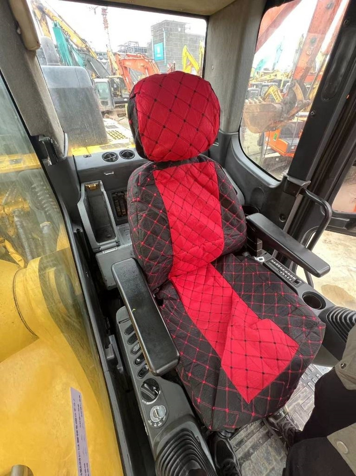 Komatsu PC 400 - Crawler excavator: picture 3 Komatsu PC 400 - Crawler excavator: picture 3