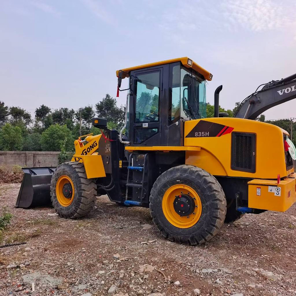 LiuGong 835H - Wheel loader: picture 3 LiuGong 835H - Wheel loader: picture 3