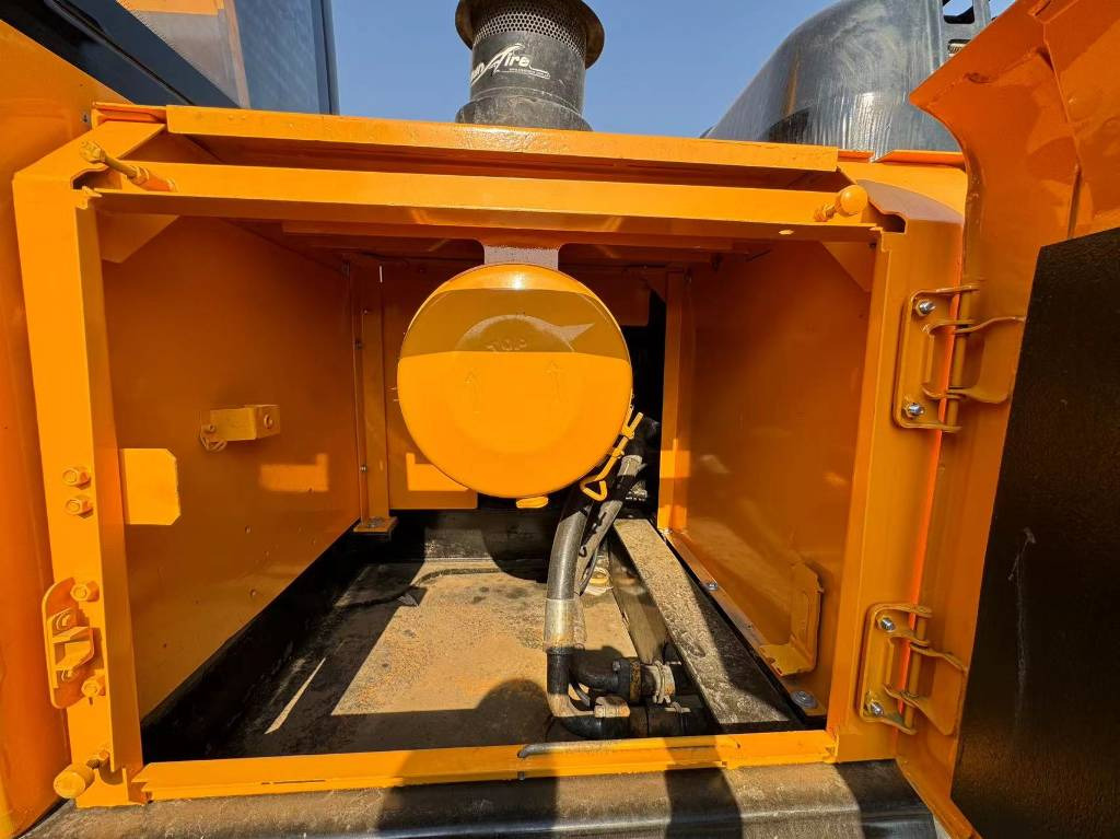 Sany 335H - Crawler excavator: picture 4 Sany 335H - Crawler excavator: picture 4
