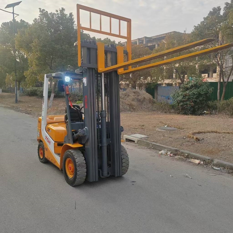TCM FD 30 - Diesel forklift: picture 4 TCM FD 30 - Diesel forklift: picture 4