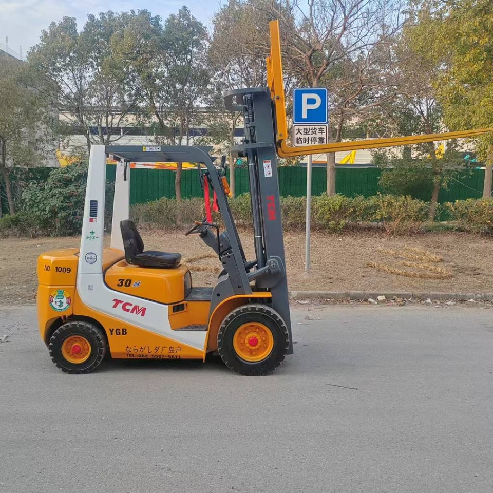 TCM FD 30 - Diesel forklift: picture 1 TCM FD 30 - Diesel forklift: picture 1