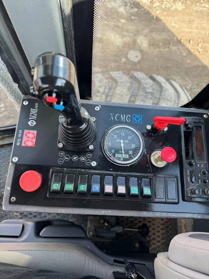 XCMG GR 2153 - Grader: picture 2 XCMG GR 2153 - Grader: picture 2