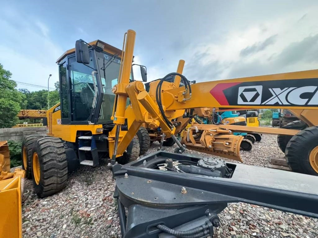 XCMG GR 2153 - Grader: picture 2 XCMG GR 2153 - Grader: picture 2