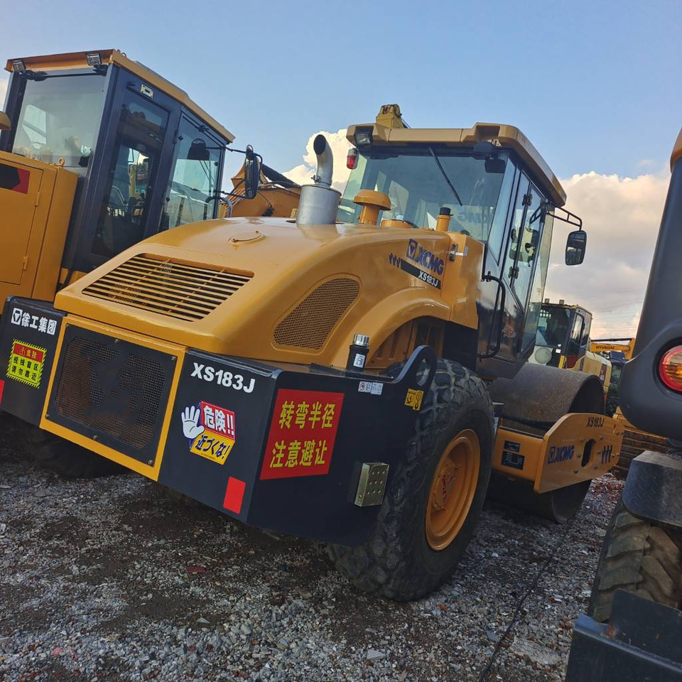 Compactor XCMG XS 183 J: picture 1
