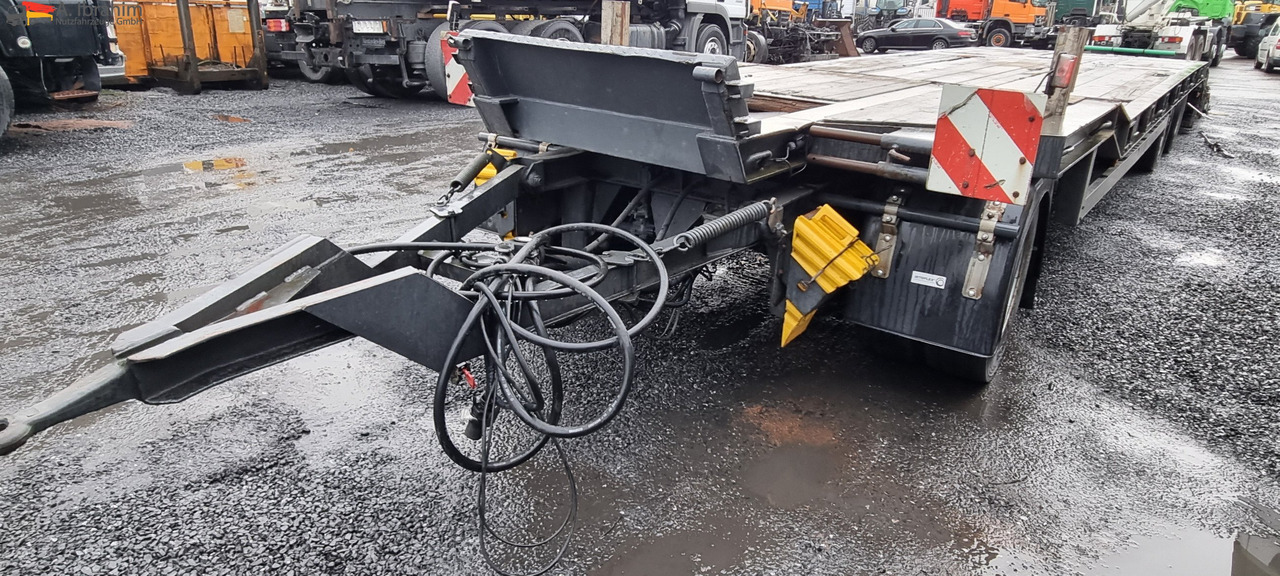 Low loader trailer Goldhofer TU-L 3-24/80 Tieflader 10.00 m Ladefläche: picture 8 Low loader trailer Goldhofer TU-L 3-24/80 Tieflader 10.00 m Ladefläche: picture 8